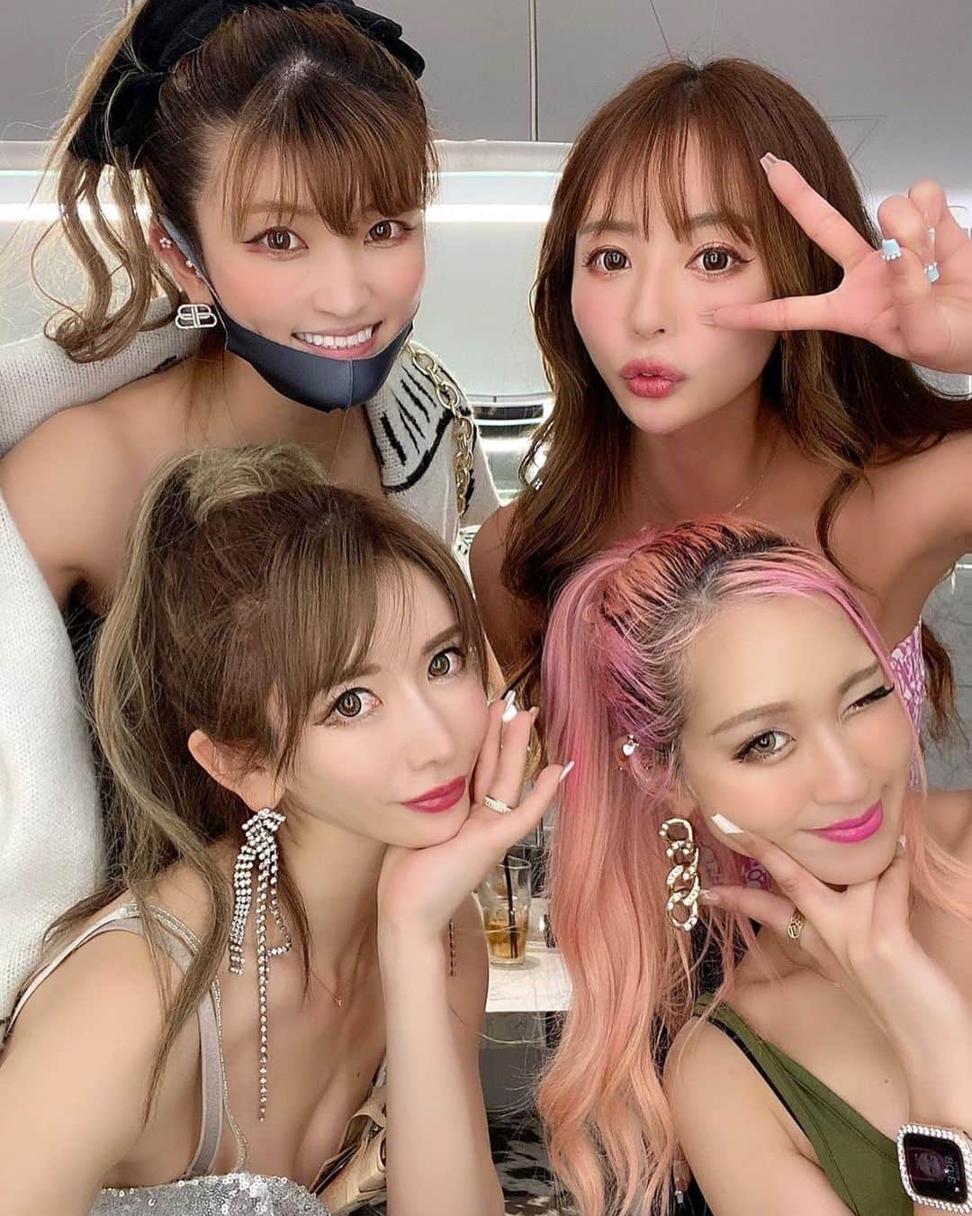 Yumikaのインスタグラム：「❤️❤️❤️❤️ GWも #TKNC へ😘✨✨ 可愛い子みんないるー🥳  #tknightclub」