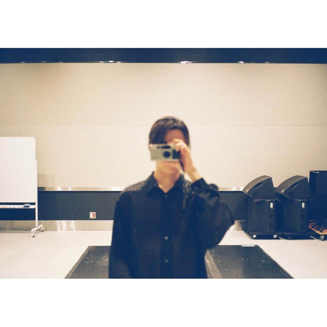 和田颯のインスタグラム：「. 後ろにフォーカスが、、 それもそれで？笑 #contaxt2」