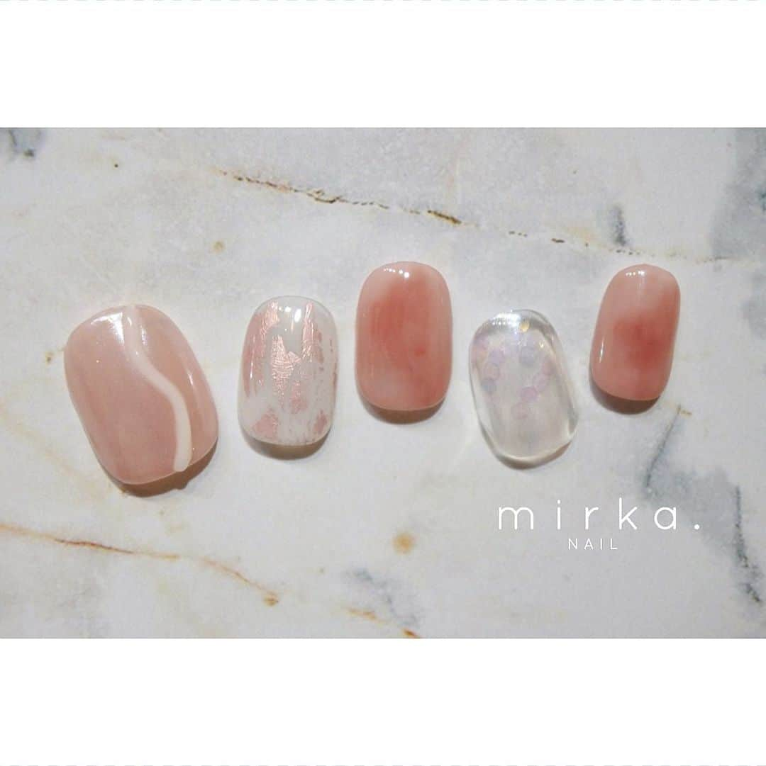 mirka. NAIL(ミルカネイル)さんのインスタグラム写真 - (mirka. NAIL(ミルカネイル)Instagram)「⁡ ⁡ ⁡ new !! ⁡ ⁡ #mirkanailsample ………………………………………………………… ⁡ ご予約、お問い合わせは LINE ID⇒ @mirka.nail (@含む)まで。 ⁡ ご新規様はハイライトの「ご案内」と「ご予約方法」を必ずお読みいただいてからご予約くださいますようお願いいたします。 空き状況はや詳細はLINEの投稿からご確認ください。 ⁡ 感染予防対策をしっかり行ったうえでお客様をお迎えしております。 ⁡ 〈感染予防の取り組み〉と〈お客様へのお願い〉を ハイライトにてまとめておりますので、ご確認くださいませ◯ ⁡ ⁡ ⁡ #mirkanail#nails#nail#nailart#naildesign #ショートネイル#ネイルアート#ネイルデザイン#ネイル#大人ネイル#シンプルネイル#オフィスネイル#ニュアンスネイル#ナチュラルネイル#カジュアルネイル#ショートネイルデザイン #プライベートサロン#プライベートネイルサロン#東京ネイルサロン#東京ネイル#江東区ネイルサロン」4月30日 17時09分 - mirka.nail