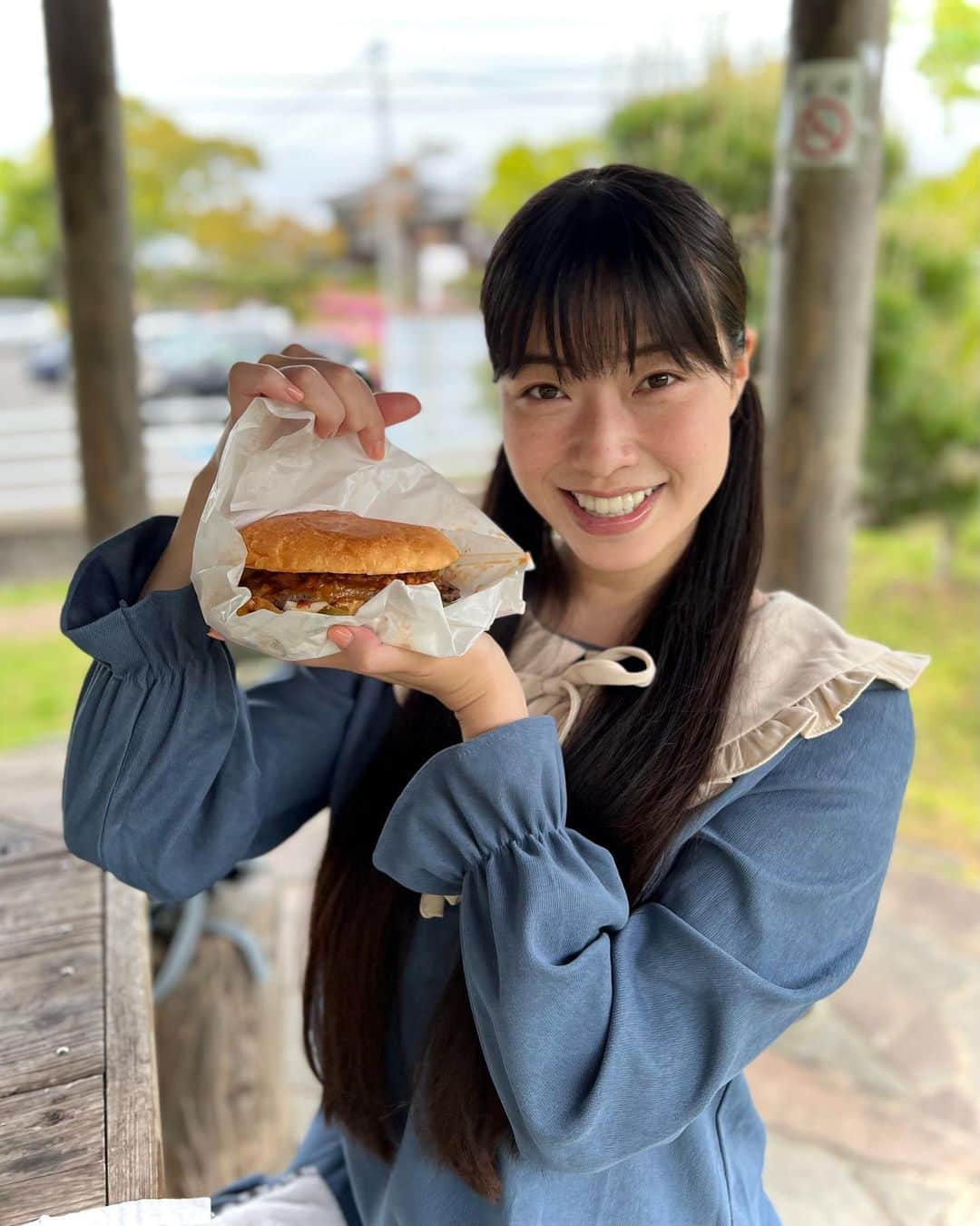 小田飛鳥のインスタグラム：「#bingoburger 2号店〜 #城山公園 〜 #大福寺 の #崖観音 へ…😌 大人になってからまた、千葉の魅力を知ることが出来て嬉しいです！ そんな私は #ちばらき な女😎💄 #burger #hamburger #japantravel #japansightseeing #館山 #千葉」