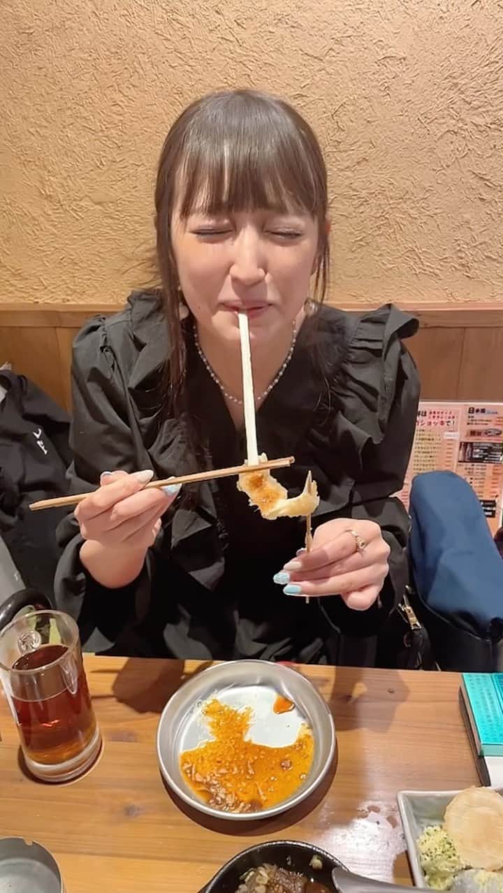 中村優香のインスタグラム：「モッツァレラチーズ串焼き、全然噛み切れなくて大変だった…😂😂  #なんかもう #かっこつけるインスタ #面倒なのでやめました  #笑」