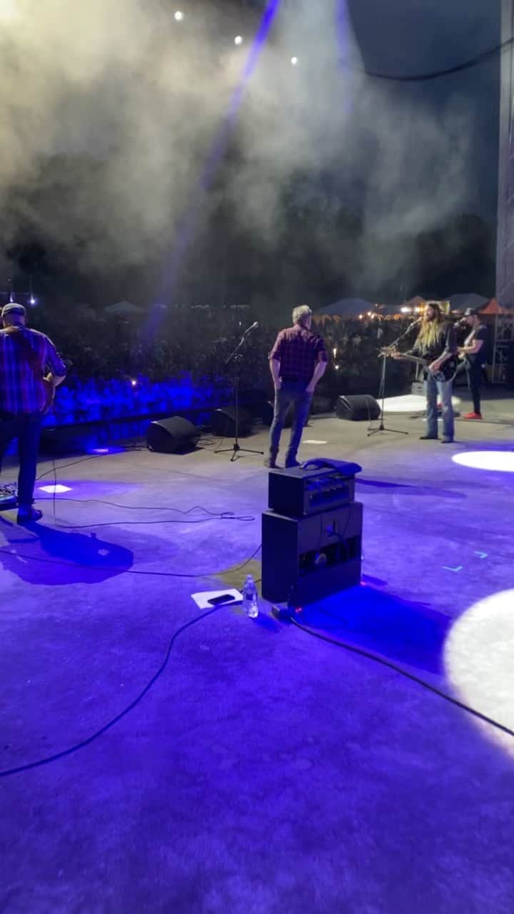 ビリー・レイ・サイラスのインスタグラム：「Thank you @suwanneeriverjam for bringing the party and to my friend @johnberrymusic ,it was an honor to have you join me on “Some Gave All”with your powerful dedication to our men and women who have served and are serving this great country!」
