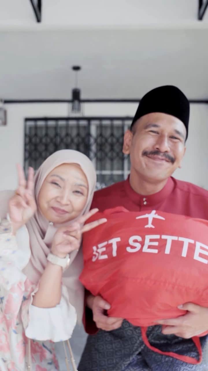 のインスタグラム：「Emak bikin dramatik lagilah. Dah lama tak balik kampung, tiba-tiba Emak ajak Bidin balik kampung. Nak tahu kesudahannya, jom teruskan menonton!  Super Raya finale: Why did Mom issue a surprise summon for Bidin to go home? Find out now 🌙 💖  Selamat Hari Raya, everyone!」