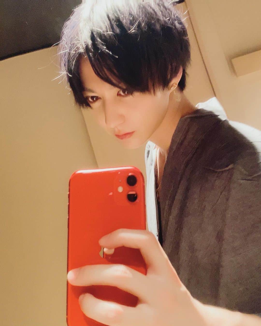 のインスタグラム：「黒髪の僕も好き？？  .............................................................................................. #ほす狂  #メン地下 #ジャニーズ #メンズアイドル  #なにわ男子で妄想  #和服コーデ  #ホスト #歌舞伎町ホスト  #공스타그램　 #공부스타그램　 #팔로우 #팔로우백 #팔로우환영 #팔로우반사 #팔로우해요 #맞팔 #맞팔환영 #좋아요 #좋아요반사 #좋아요그램 #고등학생　 #데일리　 #좋아요　 #뷰티　 #남친　 #오늘코디　 #패션그램」