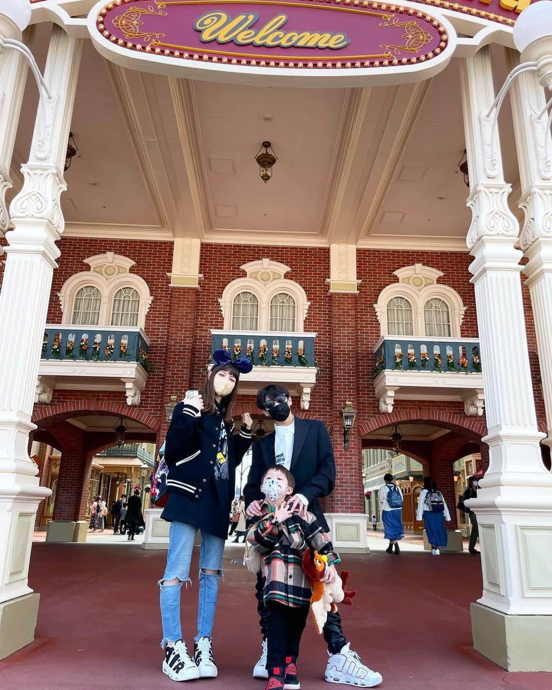 いおりくんtvさんのインスタグラム写真 いおりくんtvinstagram ディズニーランドはやっぱり夢の国 来ただけでテンションmax いおりくんtv しぃしぃtv ディズニー ディズニーランド ディズニーコーデ ディズニー ディズニーリゾート 家族 兄弟 4月6