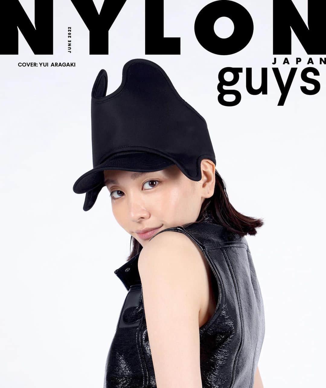 新垣結衣　ファンアカウントのインスタグラム：「【NYLON JAPAN創刊18周年記念号】NYLON永遠のアイコン《新垣結衣》が3年ぶりにW表紙と中面52ページの史上最大特集で登場する完全保存版！ 通常版と特別表紙の限定版も発売！どちらも両面ポスター付録付き #新垣結衣 #ガッキー」