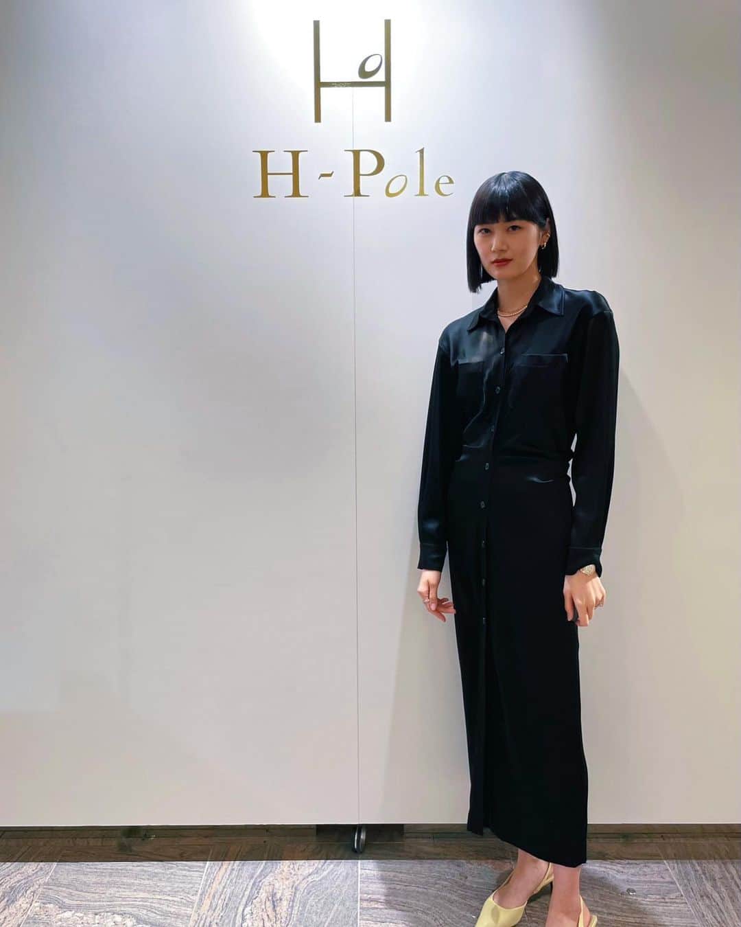 新井貴子のインスタグラム：「Our first Pop Up❣️  本日ご来店くださった皆様、ありがとうございました!!✨  4/10の日曜日もお店に居る予定ですので、また時間等は後日告知させていただきます🌸  Pop Upは4/12 (火)まで開催しております！ 是非この機会に実際に手に取ってご覧いただきたいです💫」