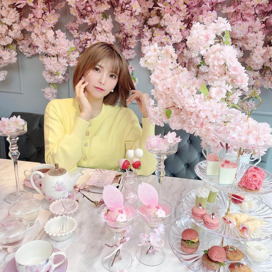 ききまるさんのインスタグラム写真 - (ききまるInstagram)「桜🌸 . . @hautecouturecafe_official で 桜のアフタヌーンティー🫖🌸してきたよ❤︎ . with @cham_pipi  . . 4月27日からはpurpleに変わるらしいよ💜  . . #アフタヌーンティー  #アフタヌーンティー巡り  #アフタヌーンティー部  #アフタヌーンティーセット  #アフヌン #目黒川の桜  #目黒川の桜並木  #桜スイーツ  #桜アフタヌーンティー  #pr」4月6日 23時15分 - kikigram_97