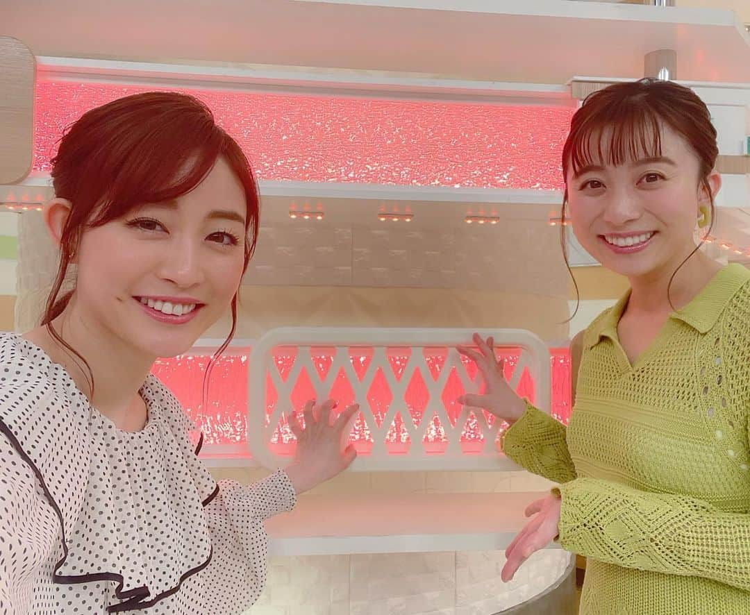 新井恵理那さんのインスタグラム写真 - (新井恵理那Instagram)「お芋の賄賂、ワイモだそうです( ^ω^ )♪ 笑 雪乃さんが定期的にお母さまとお友だちお手製の焼き芋をくれるので、いつも「やったー‼︎」と両手を挙げて喜んでいます( ＾∀＾)笑 だから、クイズに外れてやけになって新しいセットを壊すのはやめました( ^ω^ )笑  番組終盤の「エンタメまとめ」や「エンタメ検定」でみんなを盛り上げてくれる盛り上げ隊長! いつか宴会でもよろしくです♪( ^ω^ )  #グッドモーニング #山本雪乃 #焼き芋 #新井恵理那 #centforce」4月7日 8時43分 - elina_arai