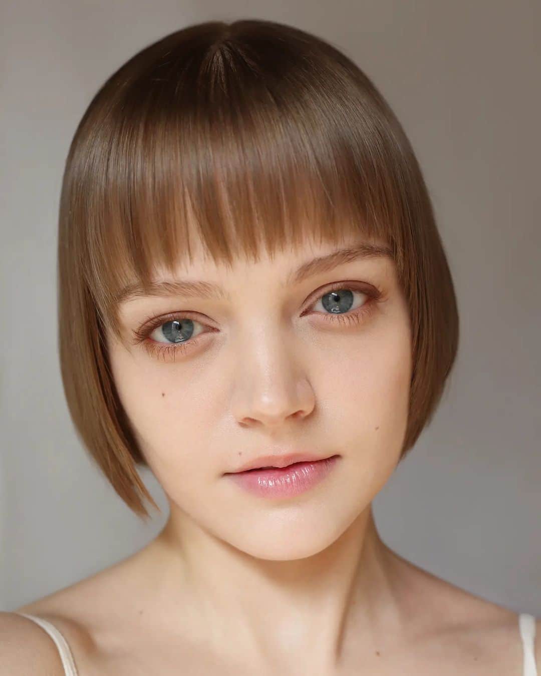 ダコタ・ローズ（ダコちゃん）のインスタグラム：「ストーリーで気づかれたと思うけどちょっと前からオン眉でした 2年ぶりです 眉毛も少し細くした😊」