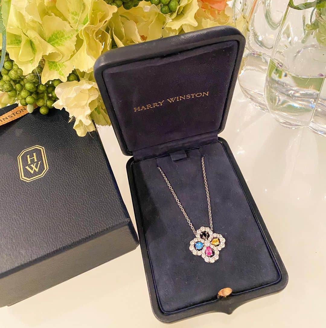 JUNKO（飯田順子）のインスタグラム：「🌈😍🎁 @harrywinston  ・ ・」