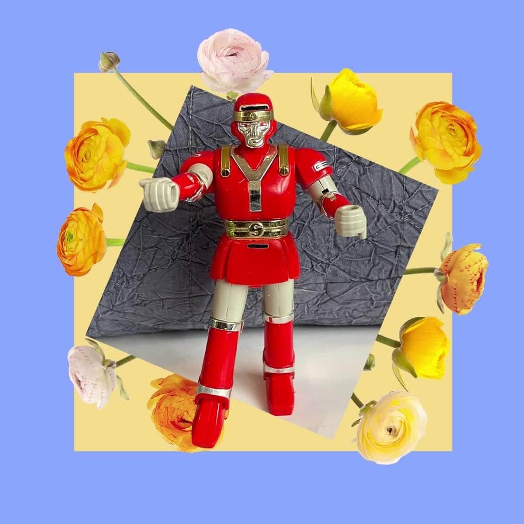 Mercariのインスタグラム：「Well go figure… it’s spring! Combine retro and fresh with sweet toy & game finds like these. And check out these budget-stretching ideas on our Full Circle blog at blog.mercari.com.」