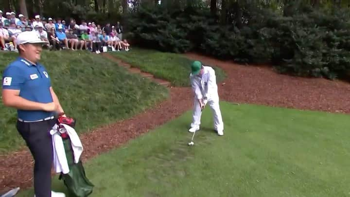 イム・ソンジェのインスタグラム：「평생 기억에 남는 샷이네요🤭😂 @themasters   #dad #par3contest」