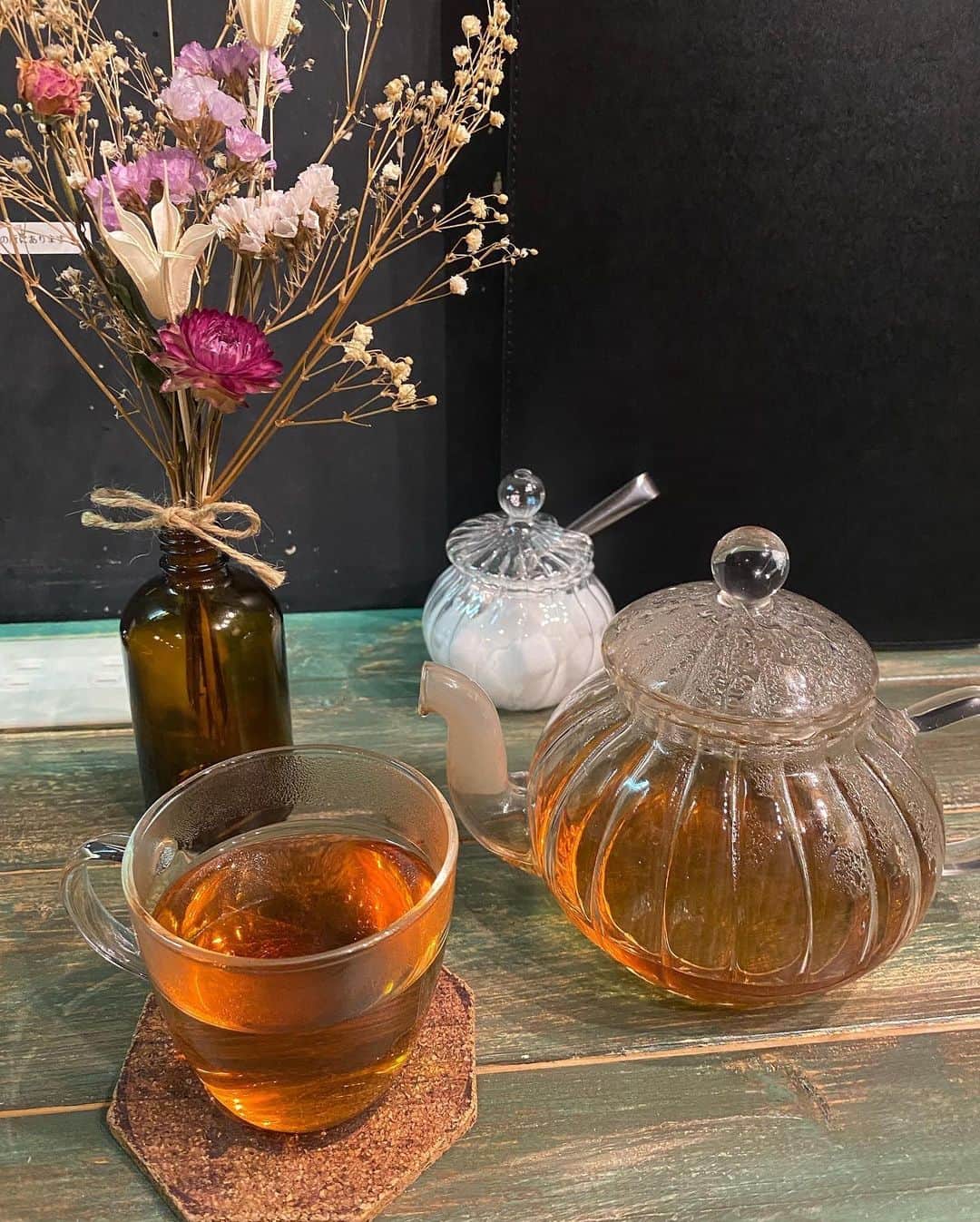 なおさんのインスタグラム写真 - (なおInstagram)「ドライフラワーがたくさん💐 おしゃれなカフェ🙆‍♀️✨  🏠@sheltercafesapporo」4月7日 6時32分 - nao_revo