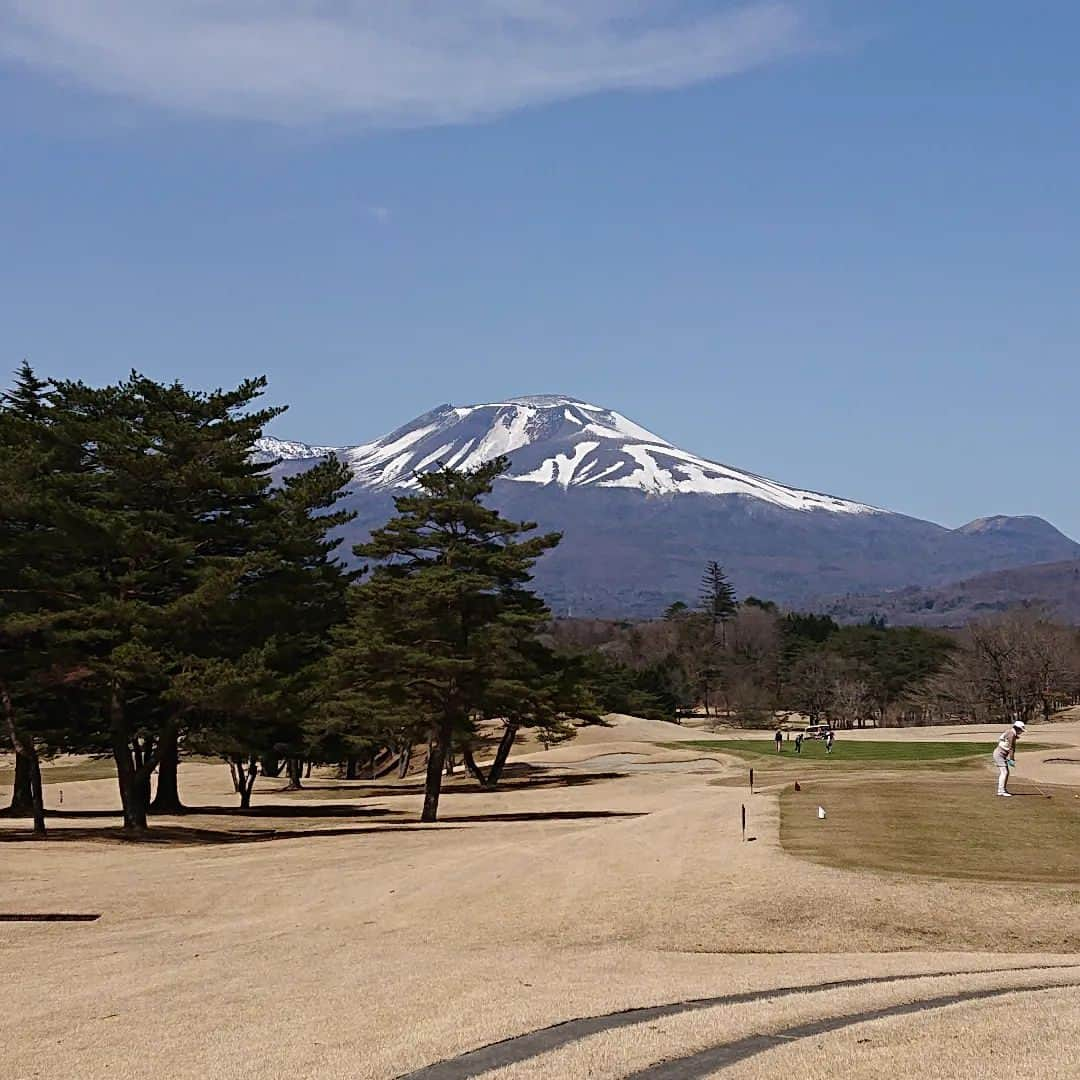 森下久美のインスタグラム：「先日行った軽井沢72ゴルフ⛳ お天気も良く暖かくて最高でした😍💓💓  #ゴルフ#golf#軽井沢72#軽井沢#ゴルフ女子#ゴルフ大好き#モデル#model#image#イマージュ#森下久美#kumimorishita」