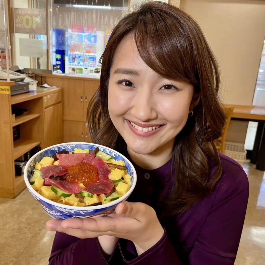 札幌テレビ「どさんこワイド朝」のインスタグラム：「あす4月8日(金)は、 美味しいモーニングをピックアップ！  さっぱり派のカレーと、 春限定の海鮮丼が登場します！ . . #どさんこワイド朝 #西尾優希  #あすのピックアップ  #おいしい #モーニング  #さっぱり #カレー  #春限定 #海鮮丼」