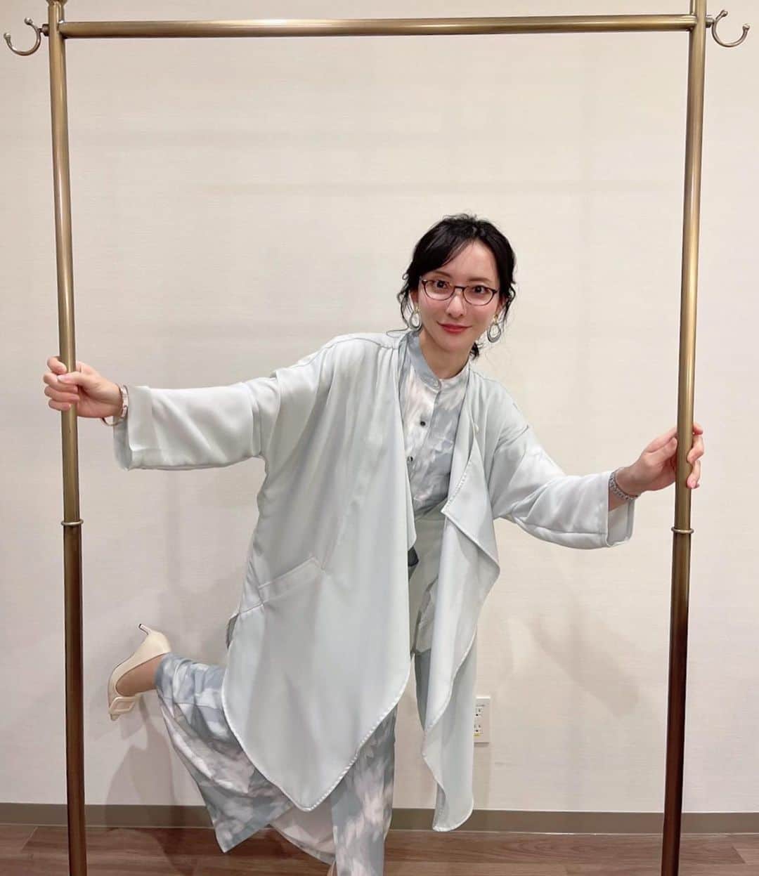 松澤千晶のインスタグラム：「最近の楽屋での様子。  その時は面白かったけれど、後から見たらよくわからないもの。笑  楽しくお仕事させていただいておりますみたいな、そんな感じです。」