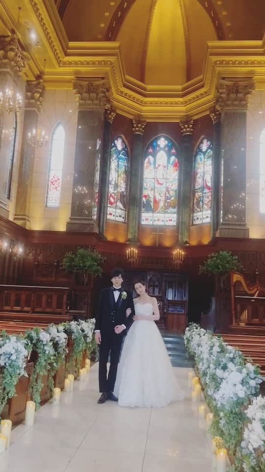 CLAIREのインスタグラム：「チャペル撮影も承ってます⛪️ ・ @claire_takasaki @clairebridalstudio ・ #自分らしく#誰もが好感を持てる花嫁に#新郎新婦#前撮り#プレ花嫁#ウェディングドレス #色打掛#フォトウェディング#結婚写真#wedding#後撮り#結婚準備#日本中のプレ花嫁さんと繋がりたい#2022夏婚#2022秋婚#2022冬婚#2022春婚#花嫁#チャペル#横浜#大阪#京都#仙台#東京#宇都宮#桜#愛知#高崎#ロイヤルチェスター太田」