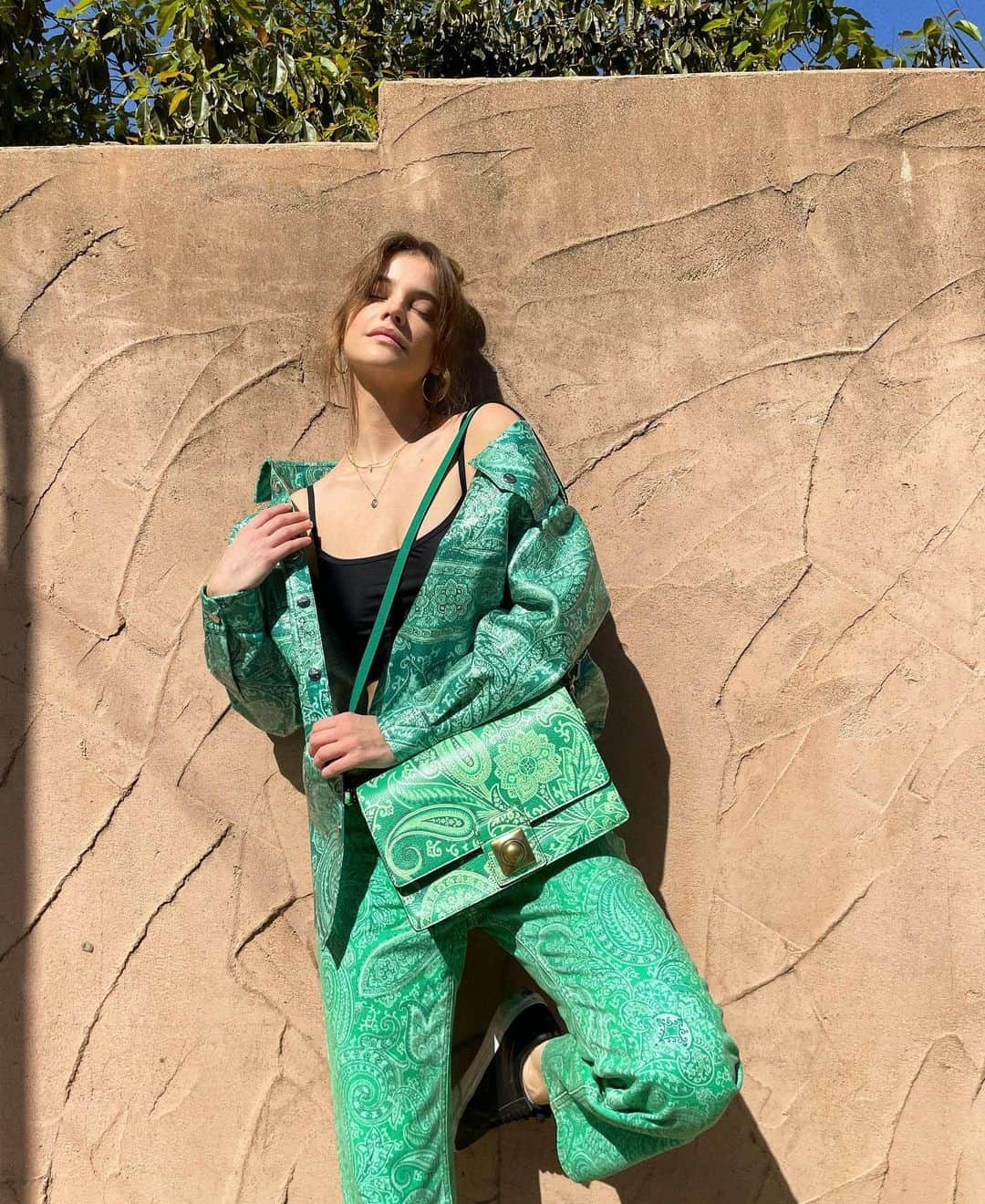 バルバラ・パルヴィンのインスタグラム：「Pretending I’m a California girl in my  paisley @etro #LiquidPaisley」