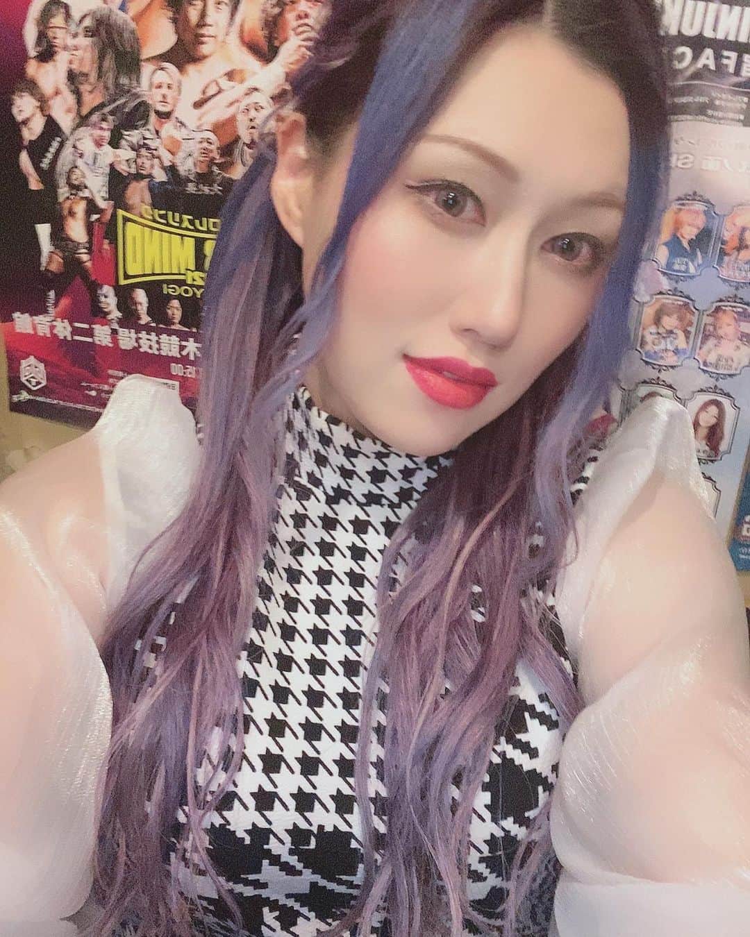 のインスタグラム：「4日間ヘアメちゃんといった❣️ めんどくさ過ぎるからもう当分行かない！😂  最後のオマケは 後藤師匠直伝・ナントナント  （わたし、自分はぜったいナントナントに心売らないと誓っていたのに…）」