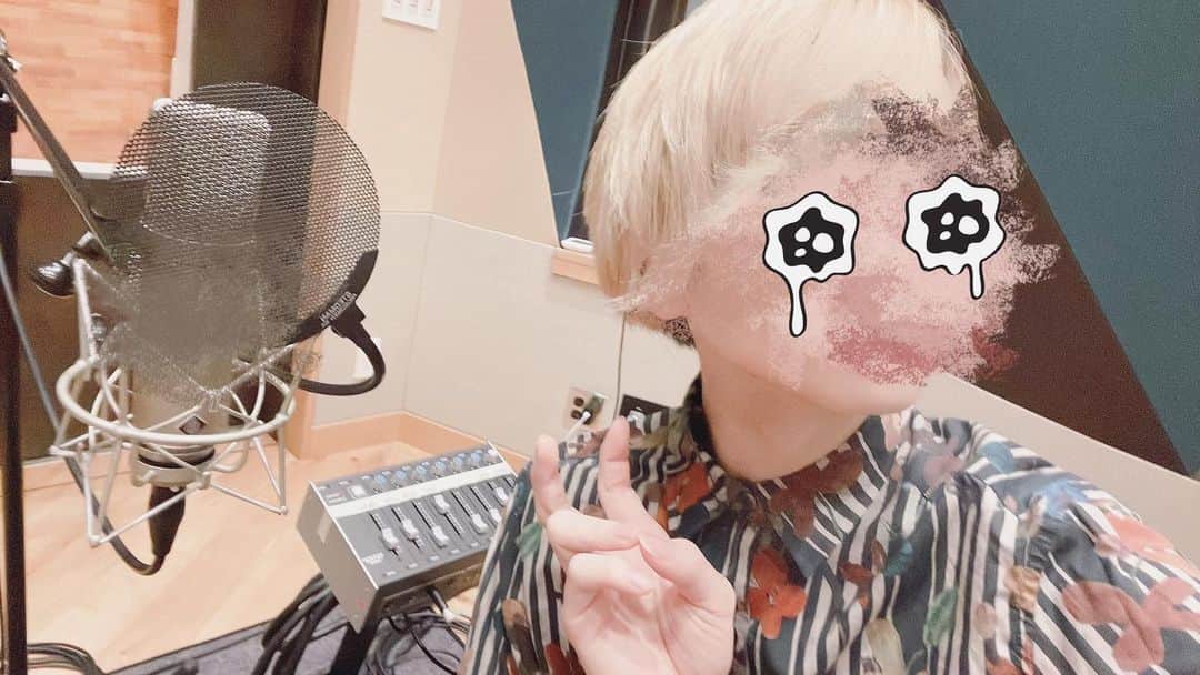 るぅとのインスタグラム：「レコーディング頑張ってる！( ੭ ˙꒳​˙ )੭📸💛  #休憩中です #久々に #インスタ #更新した #自撮りも久々 #なんか恥ずかしい😑」
