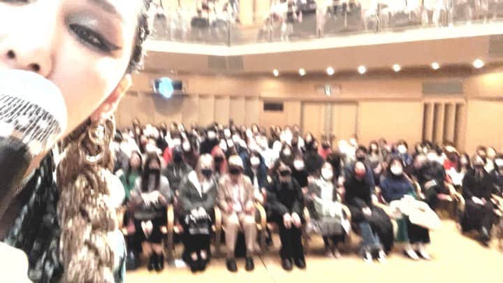 のインスタグラム：「. ファンクラブイベント DAY2！ 動画とるつもりが 間違えて撮った写真は ファンクラブにて、笑 来てくれた方はわかる、、笑 ありがとう ございました！  #LOTUS #LotusMeeting #in大阪  また遊びましょー」