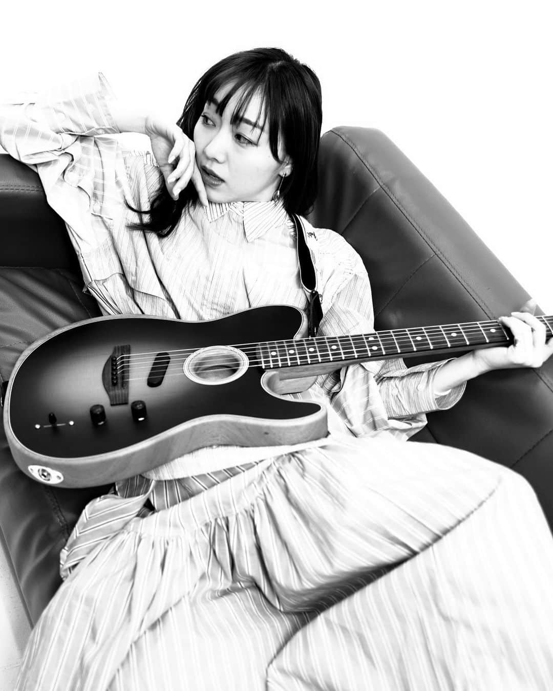 須田亜香里さんのインスタグラム写真 - (須田亜香里Instagram)「【ご報告】 新しいギターをお迎えしました。」4月7日 21時06分 - akarisuda