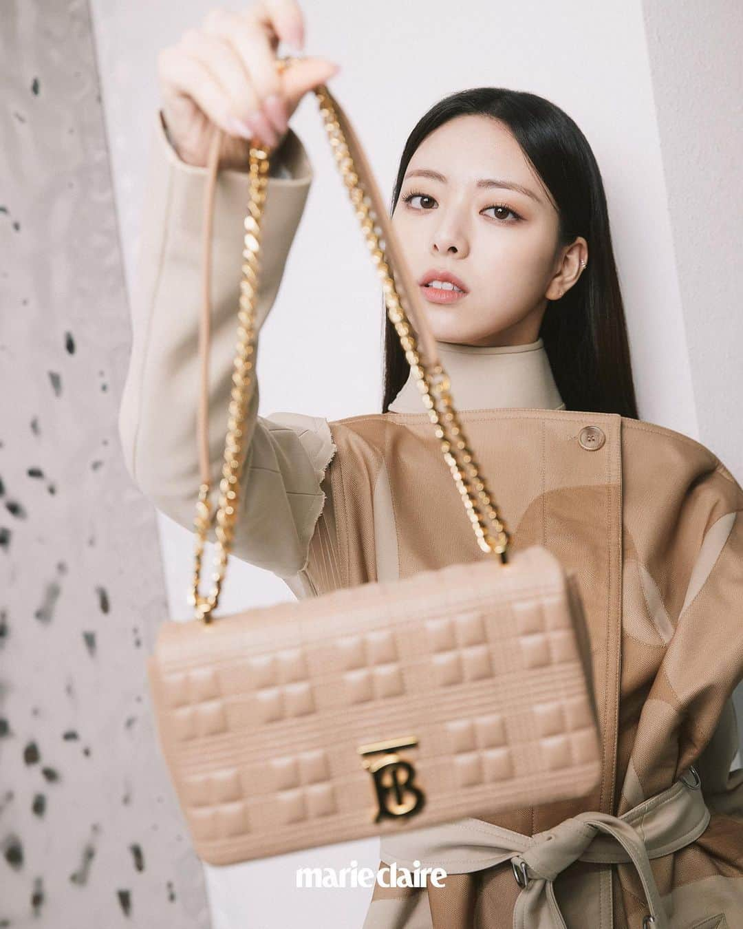 ITZYさんのインスタグラム写真 - (ITZYInstagram)「ITZY X Burberry X Marie Claire  #ITZY #Burberry #MarieClaire」4月7日 21時06分 - itzy.all.in.us