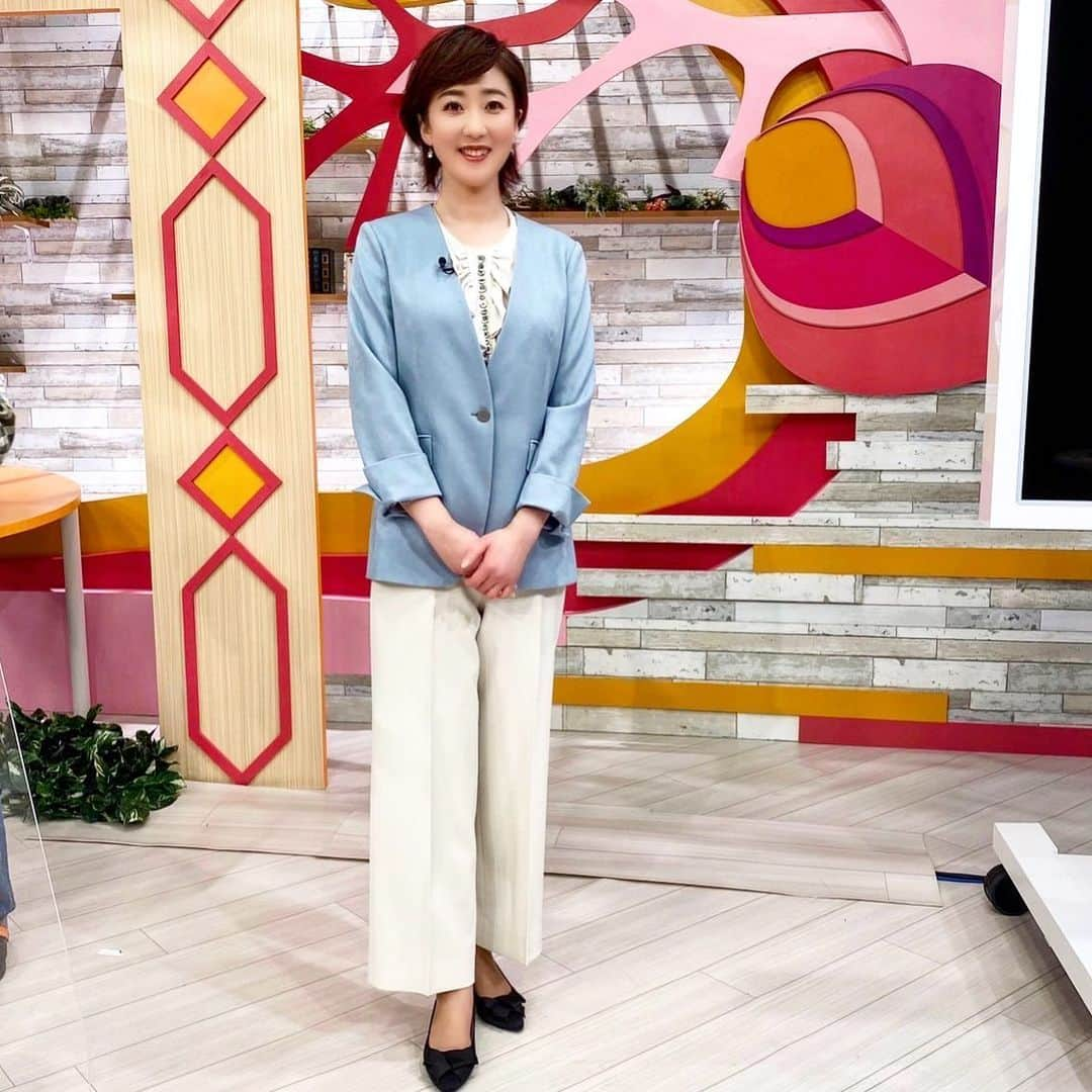 池尻和佳子さんのインスタグラム写真 - (池尻和佳子Instagram)「今日の衣装でした。  明日は「福岡の避密の旅」再開の話題などお伝えします！早く旅行に出かけたいものです🚌」4月7日 22時21分 - wakako_ikejiri_rkb