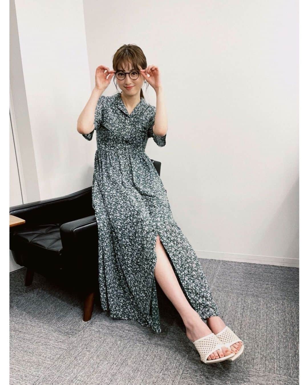 佐々木希さんのインスタグラム写真 佐々木希instagram 楽屋にて Intimite By Eyevan の眼鏡 是非チェックしていただけたら ワンピースは発売中です Glasses Intimitebyeyevan One Piece Intimite Jewelry Pomellato Sandal Jimmychoo 4月7日 22時