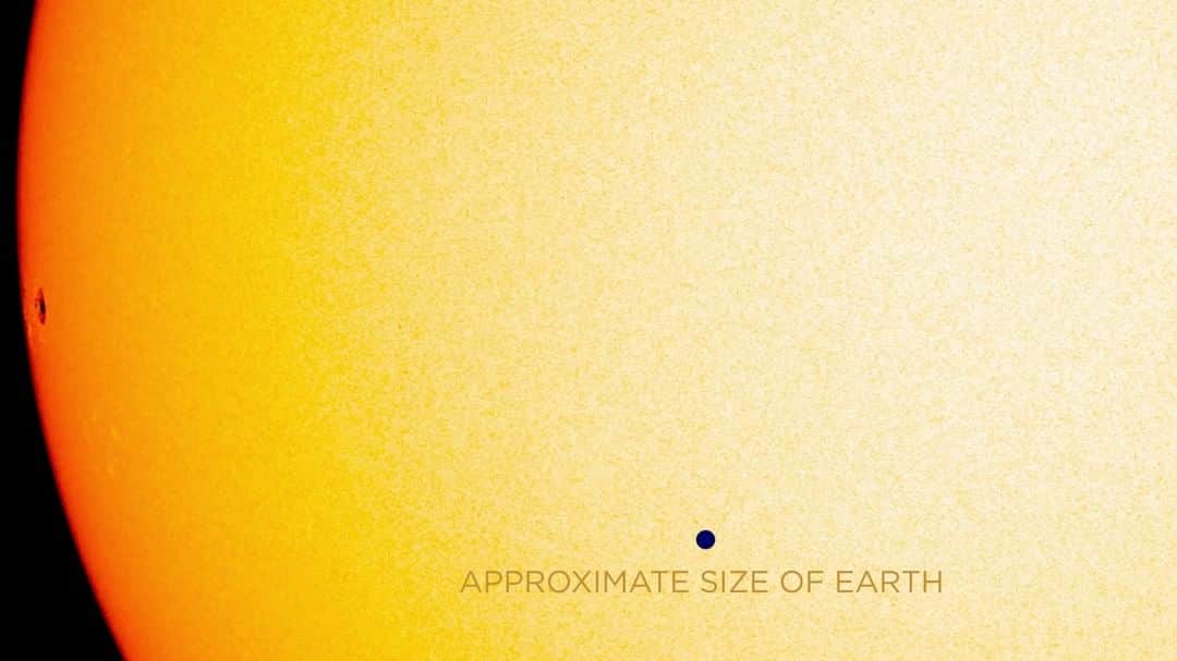 のインスタグラム：「☀️ + 📷 = ?  The visible surface of the Sun is called the photosphere! It's about 60 miles deep and dark blotches called sunspots are the most common features seen in the photosphere. Photo is a Greek root word meaning "light"!」