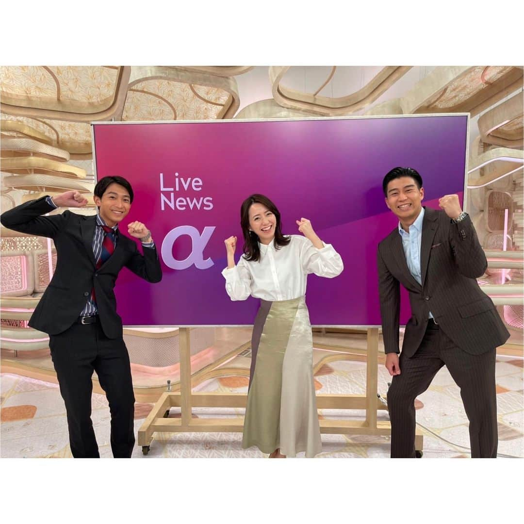 内野泰輔のインスタグラム：「今週からLive News α 木曜日はこのメンバーです！  よろしくお願いします！  #内田嶺衣奈 アナ #上中勇樹 アナ #livenewsα」