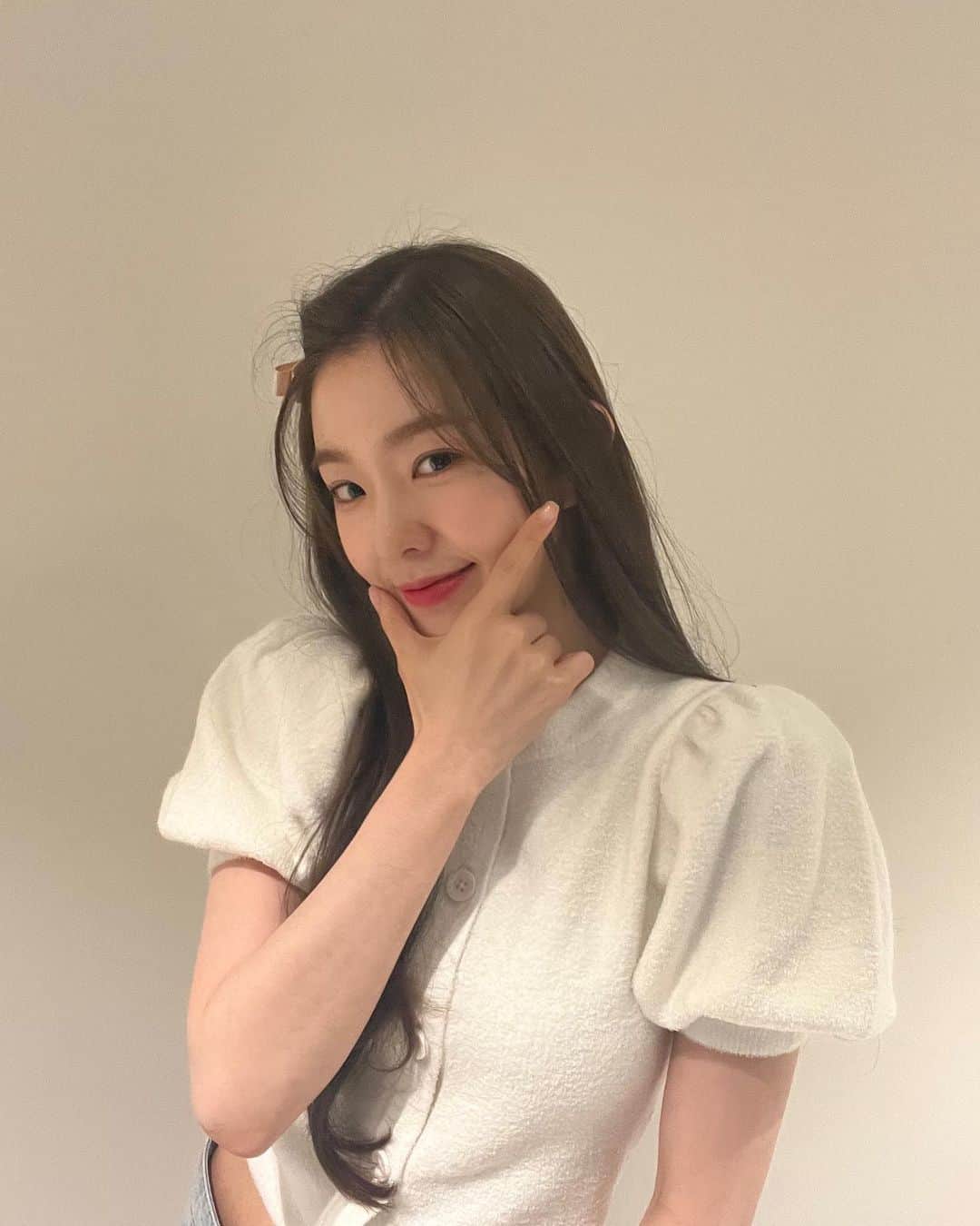 のインスタグラム：「🐰✌🏻」