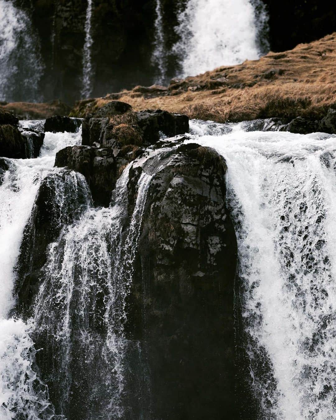 坂井幹さんのインスタグラム写真 - (坂井幹Instagram)「. . 束の間のオフ。🌿 Iceland-Kirkjufellsfoss. . #iceland  #アイスランド  #icelandtrip  #icelandnature  #icelandtravel」4月8日 5時53分 - motokisakai16