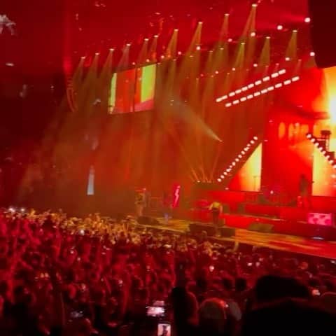 カロリーヌ・ド・メグレのインスタグラム：「@TheStrokes last night in Brooklyn」