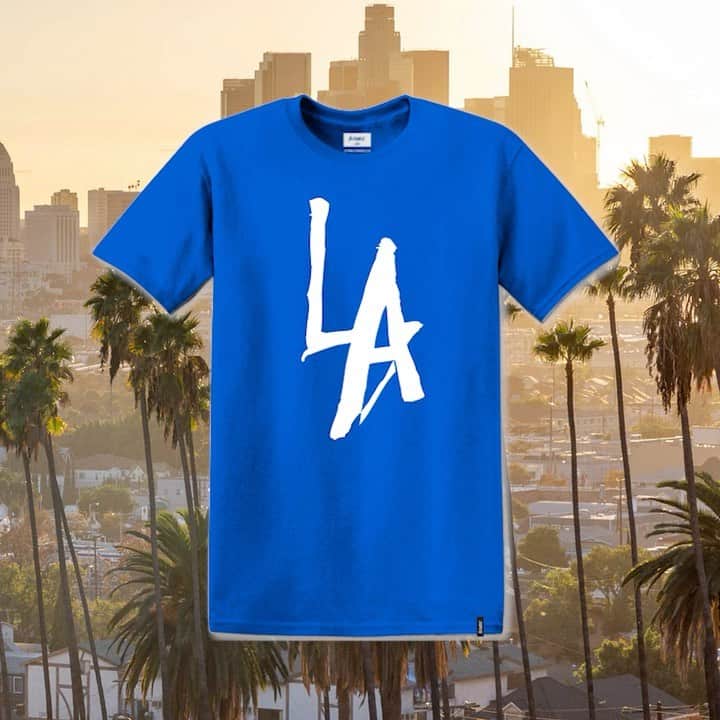 オルタモントのインスタグラム：「Introducing our latest spring arrival the Bleed Blue tee 🌴😎 Straight from the streets of LA with custom screened artwork on a buttery soft tee with the perfect fit for style and comfort. click the link in our bio to swoop one up while you can.  #Altamont #CFADC #DefineYourDecade」