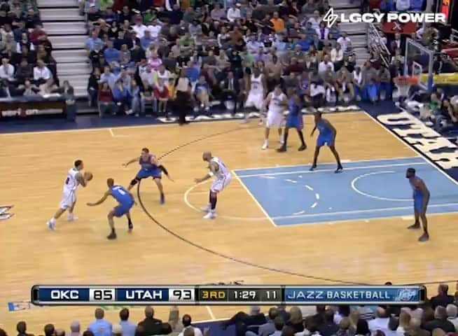 カルロス・ブーザーのインスタグラム：「Quick Throw Back From Deep Deep Deep In The Vault… Young Booz Had Some 🐰’s… #HOLDAT」