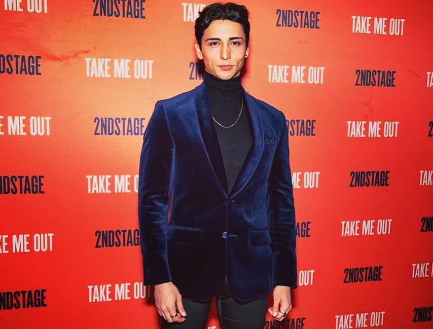 ジュリアン・スィーヒのインスタグラム：「Take Me Out. Opening Night🥂⚾️🎭 #ブロードウェイ #日本代表  📸: @heathergershonowitz @playbill」