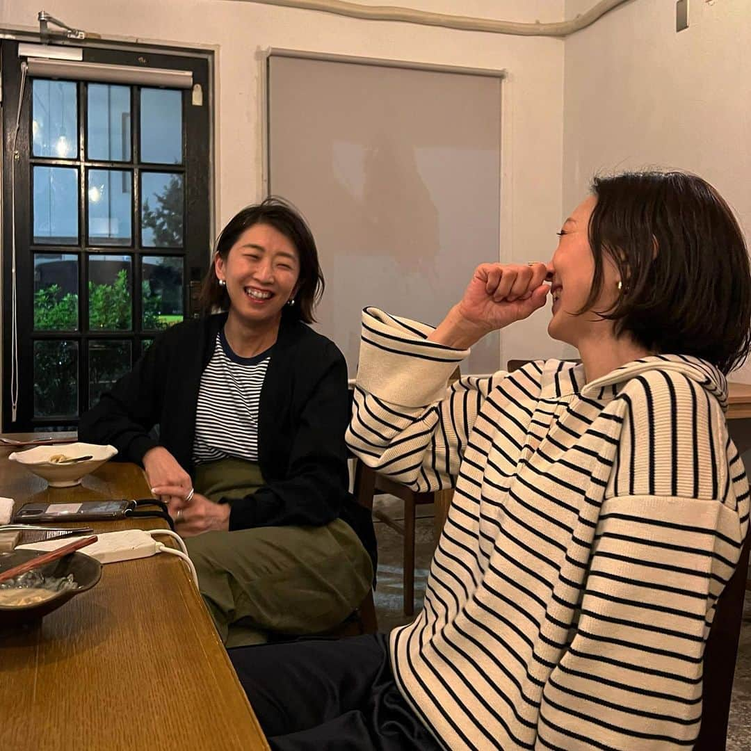 松本恵奈さんのインスタグラム写真 - (松本恵奈Instagram)「いつも家族みんなで一緒にキャンプに行ってる @shizunan & @tsukapon0629 とたまには大人だけでいいよね！と初めて子供達とパパを置いて集まってみたら楽しすぎました。笑笑  話が尽きなさすぎてまたすぐ行きたい😂 今回予定合わなかった @sai_kana_ も次は必ず😂💕 #チームvery #very #女子会 #ママ会」4月8日 22時21分 - ena1123