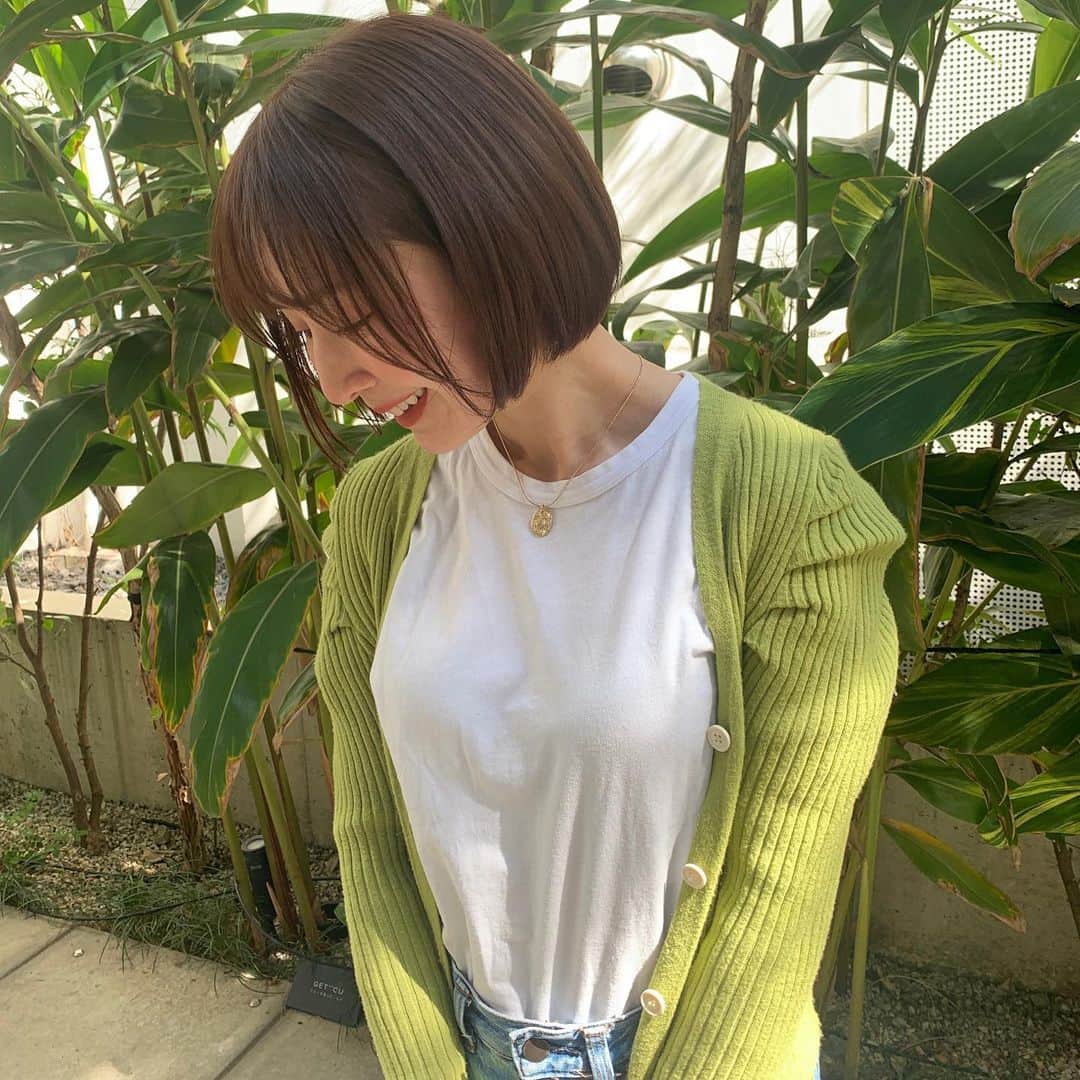 山川恵里佳さんのインスタグラム写真 - (山川恵里佳Instagram)「@ayano_fons ✂︎❤︎☺︎ カットは丸い感じでまとまりやすく☻  カラーはラベージュ 髪が綺麗に見えて良いですね♡  岩井さんに会えてパワーいただいた☺︎ いつもありがとうございます♡  @fons_hair」4月8日 22時38分 - erika_3_official