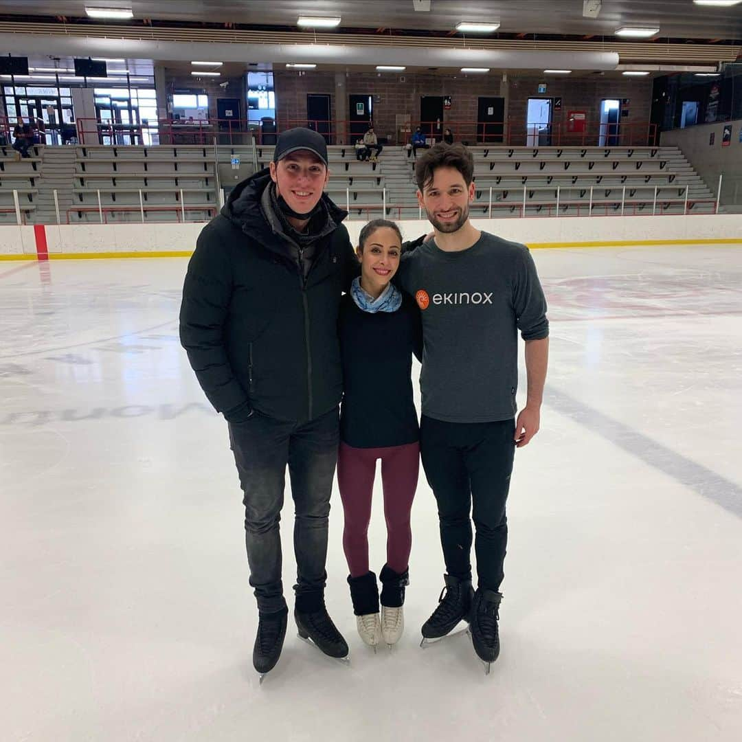 マキシム・デシャンのインスタグラム：「Merci à @patinageqc pour ce séminaire. 🤩 Merci à @bruno_massot pour tes conseils. 💪Ce fut une très belle expérience! 🙏🏼😃. #edeafamily #edeaskates #ekinox #tripletwist #skatecanada #2018OlympicChampion #jacksonfamily #jacksonblades @ekinoxphysioetbienetre @cparvaudreuil @epjm_team」