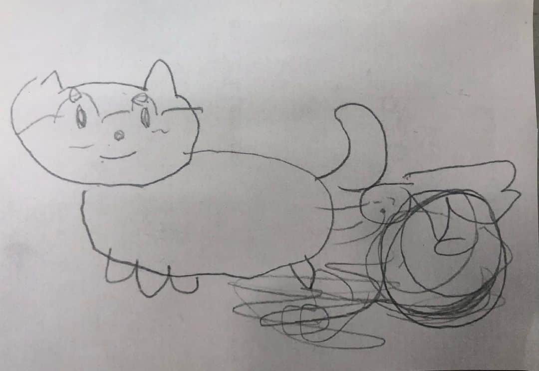 尾関高文のインスタグラム：「久しぶりに子供の絵をお弁当に。後ろ足の砂煙的な存在が気になります。  ＃お弁当」