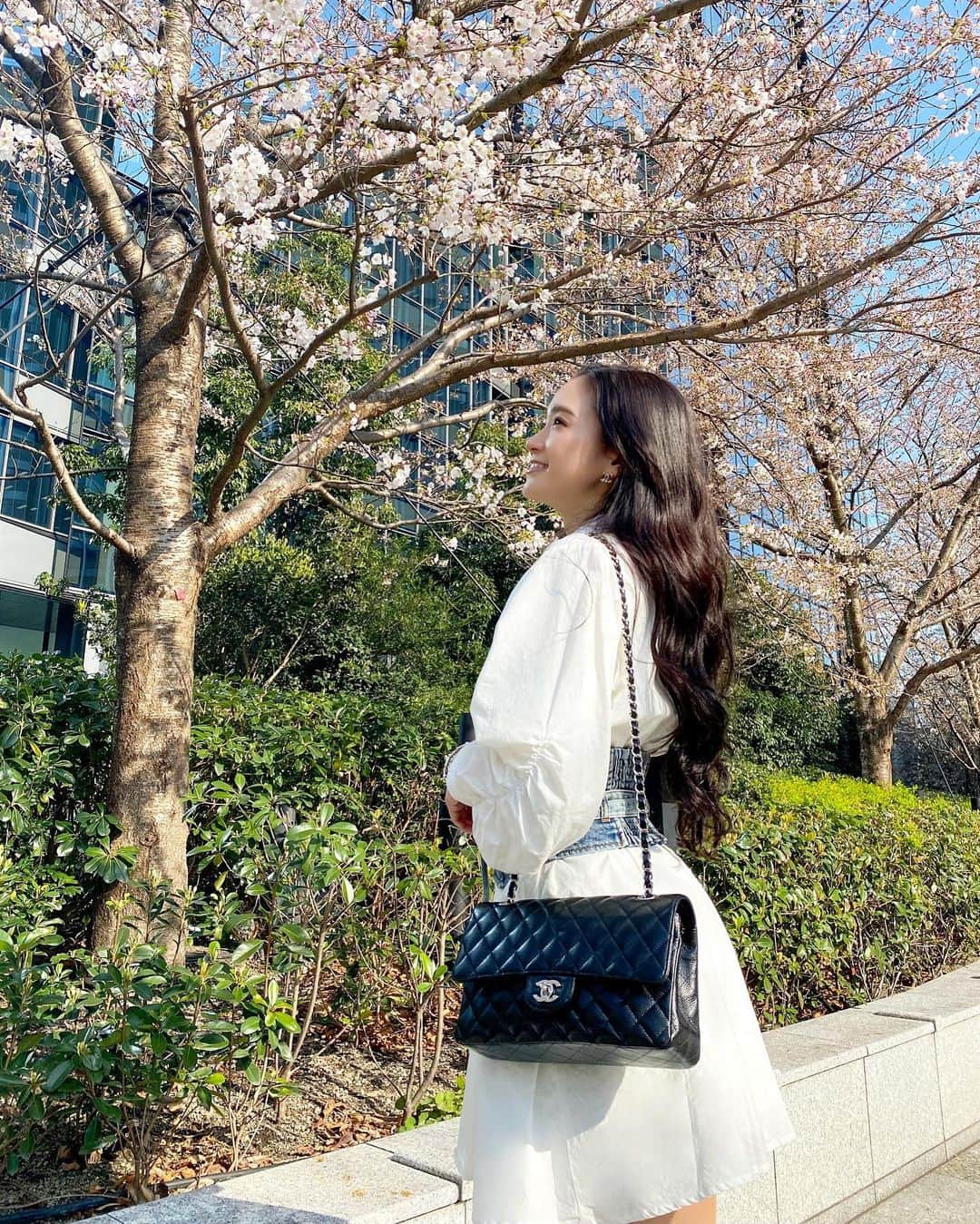 のインスタグラム：「🌸🌸🌸  👗👢 @darich_official  #fashion #outfit #ootd #spring #springfashion #darich #code #春 #桜 #ダーリッチ #シャツワンピース #コルセット #春服 #コーデ」