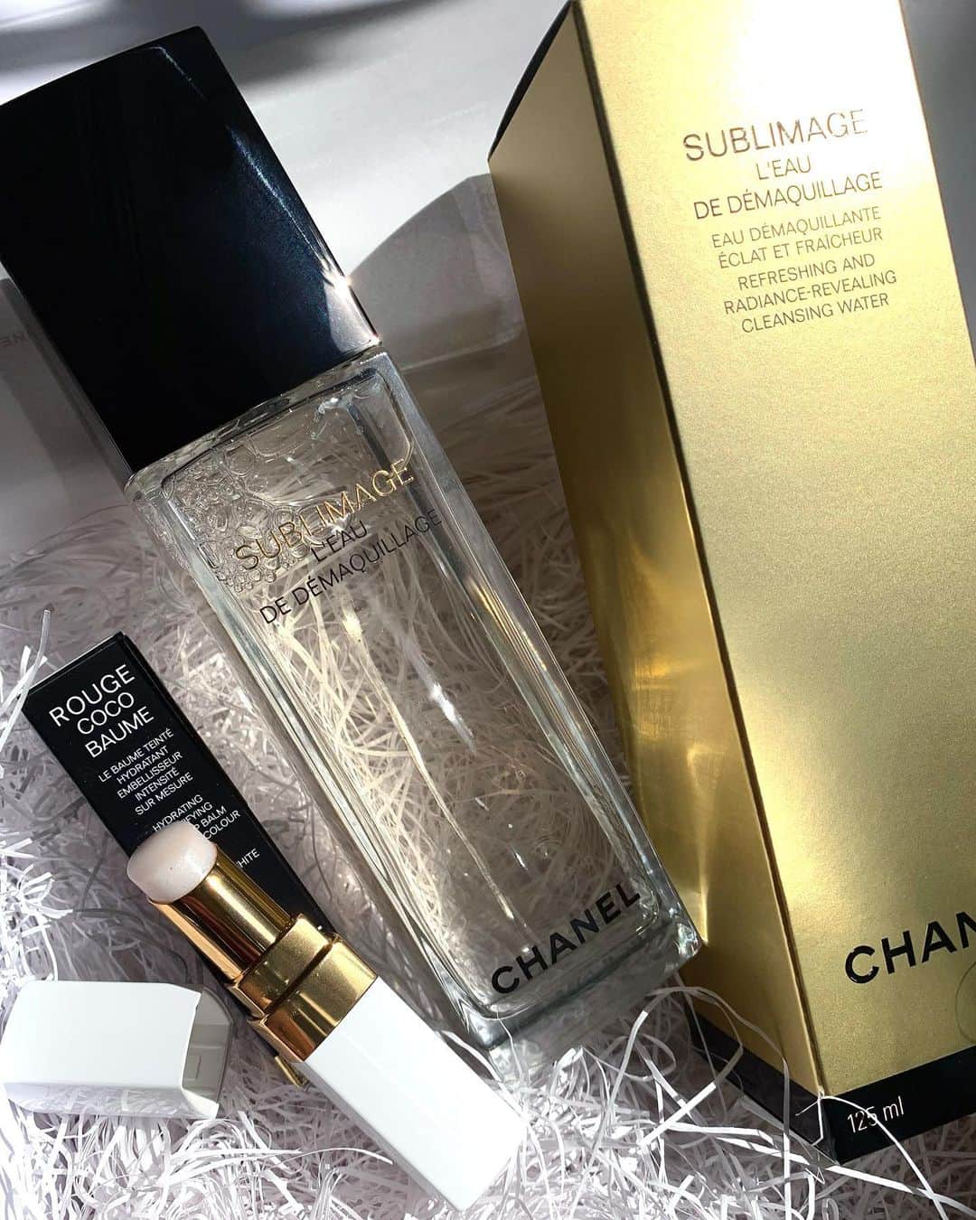 のインスタグラム：「kaori🤍 @kaori_karashi74   Thank you so much for the birthday present💋 @chanel.beauty   クレンジングとリップ♡大事に使ってます🤍  ────────────────────────── #chanel #chanelmakeup #chanellipstick #chanelskincare #cleansing#birthdaypresent#sublimage」