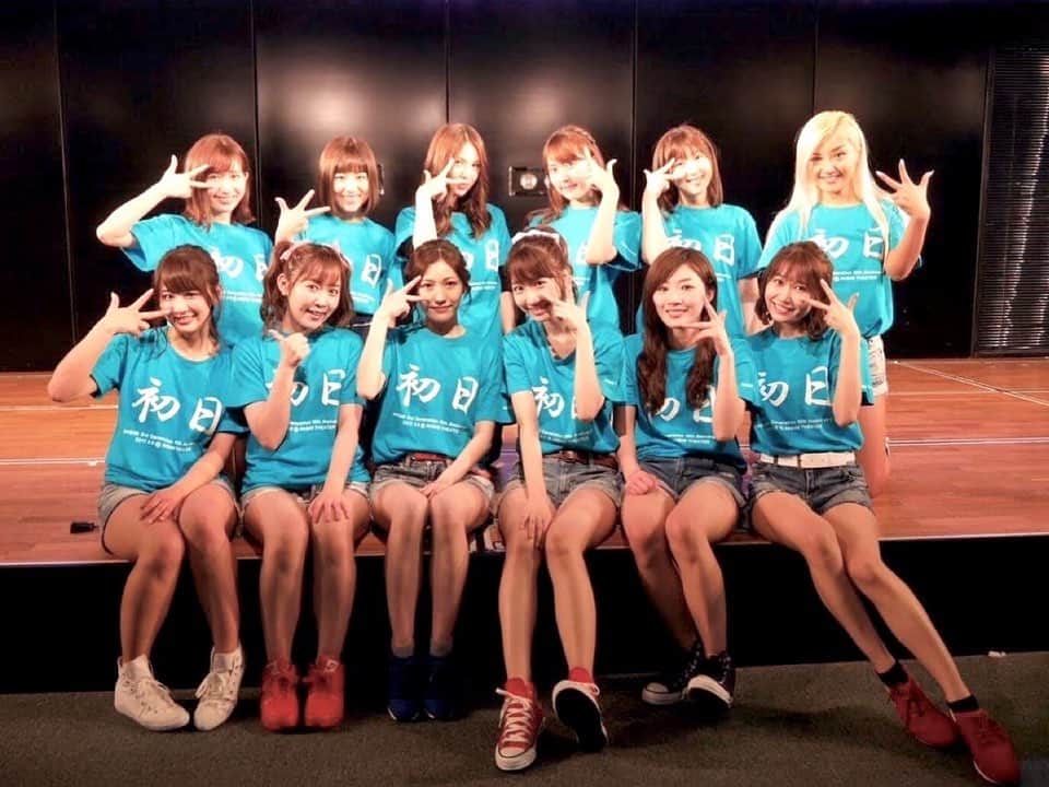 のインスタグラム：「#anniversary  4月8日 AKB48🌸3期生のみんな 15周年おめでとうございます㊗️👏🏻✨  彼女達がオーディションを受けて、大切な青春時代や二十代を捧げると決めて チームBに入ってくれたこと、 出逢ってくれた事に感謝しています。  彼女達を見守ってくれているファンの皆様、見つけてくれてありがとうございます。  この写真から5年経ったんだね🫢 また集まりたいな💓  AKBフリークな方は チームBの曲、何が好きですか？ 私はやっぱり初日かな🥰  #AKB3期生15周年 #AKB48」