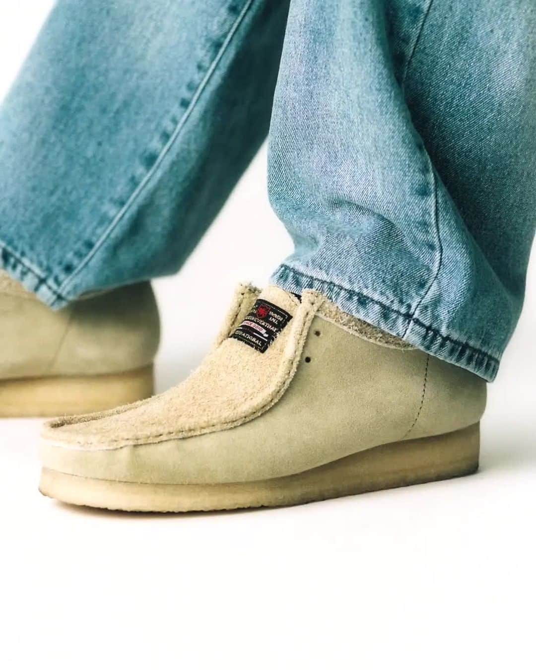 ガーブストアのインスタグラム：「South Korea's streetwear aficionados @thisisneverthat have teamed up with @clarksoriginals to remix the label's iconic Wallabee shoes, featuring a hairy suede upper, lux labelling, and contrast yellow laces.⁠ ⁠ Link in bio!」