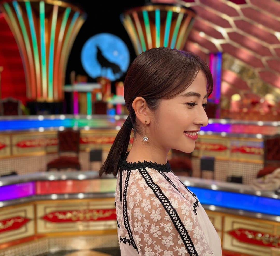 日比麻音子のインスタグラム：「はじまってます！ オオカミ少年の金曜日🐺  #オオカミ少年 #TBS  衣装:Adonisis」