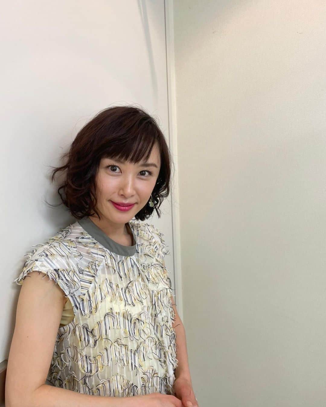 山口もえのインスタグラム：「・  今週はお仕事忙しかったので 週末はこどもたちとゆっくり過ごします♪ やらなくてはならないことは 見て見ぬふりをする予定です👍笑  #仕事#家庭 ＃どちらも大切 #バランスをとるって #難しい #😊#😭＃❤️#🌞#☔️」
