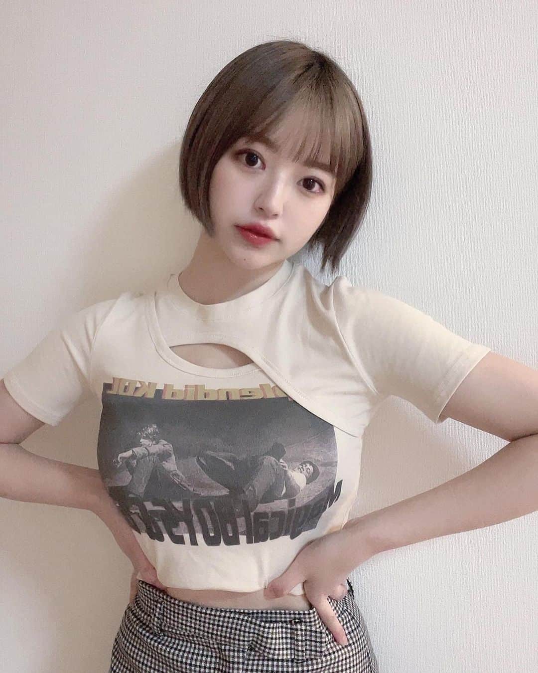 のインスタグラム：「春ですね😚👚🌸🌸🌸」