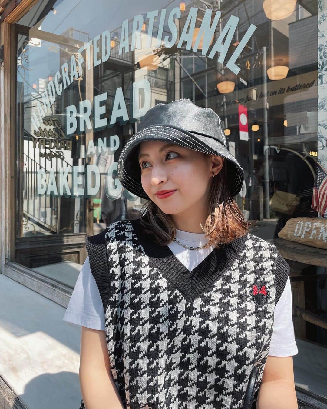 のインスタグラム：「❤️🖤❤️🖤 . #springfashion  #spring #style #春服 #春 #ベストコーデ #julifashion」